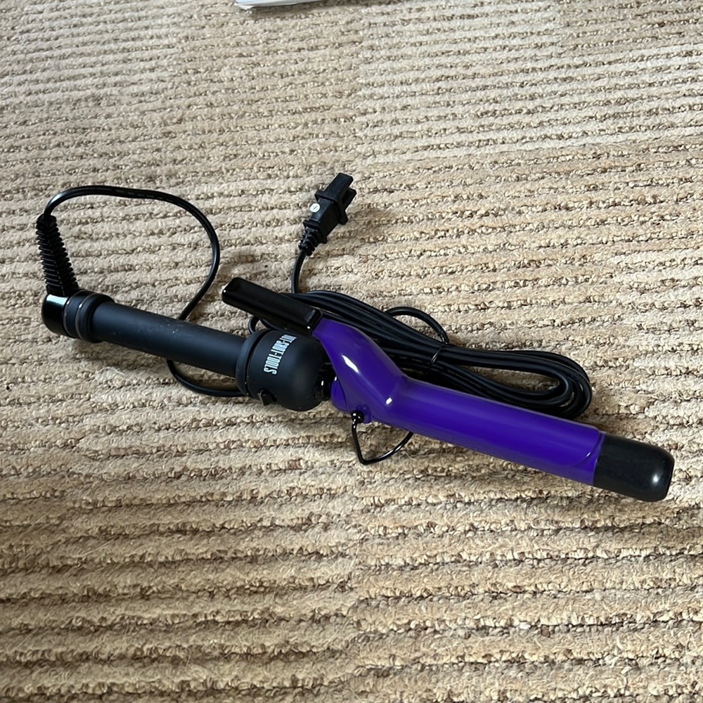 BNWOT hot shot tools curling iron